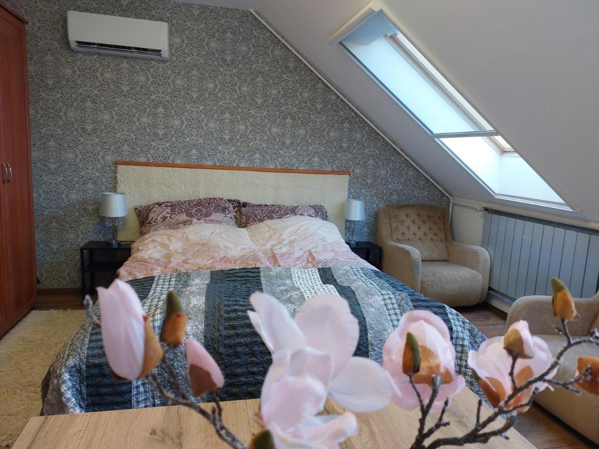 Summer House Apartman เดเบรตเซน ภายนอก รูปภาพ