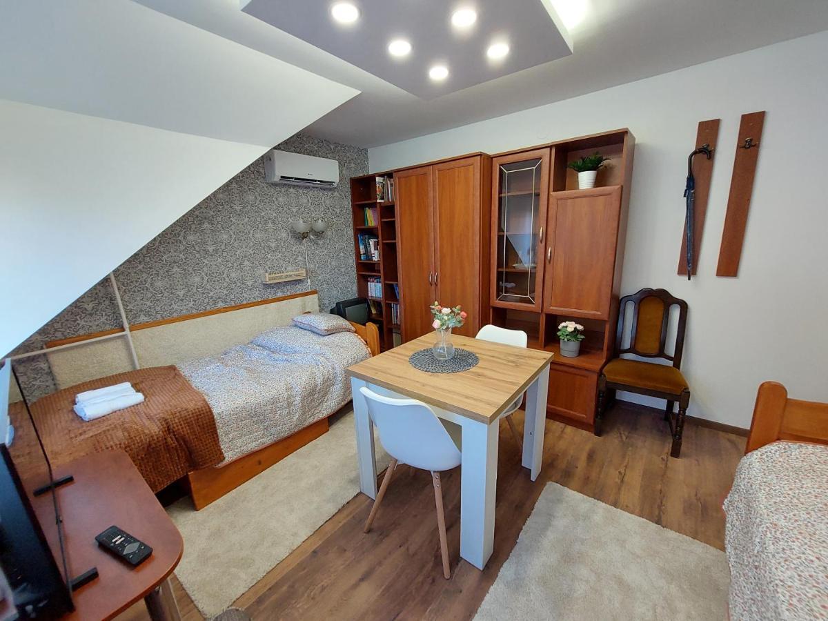 Summer House Apartman เดเบรตเซน ภายนอก รูปภาพ
