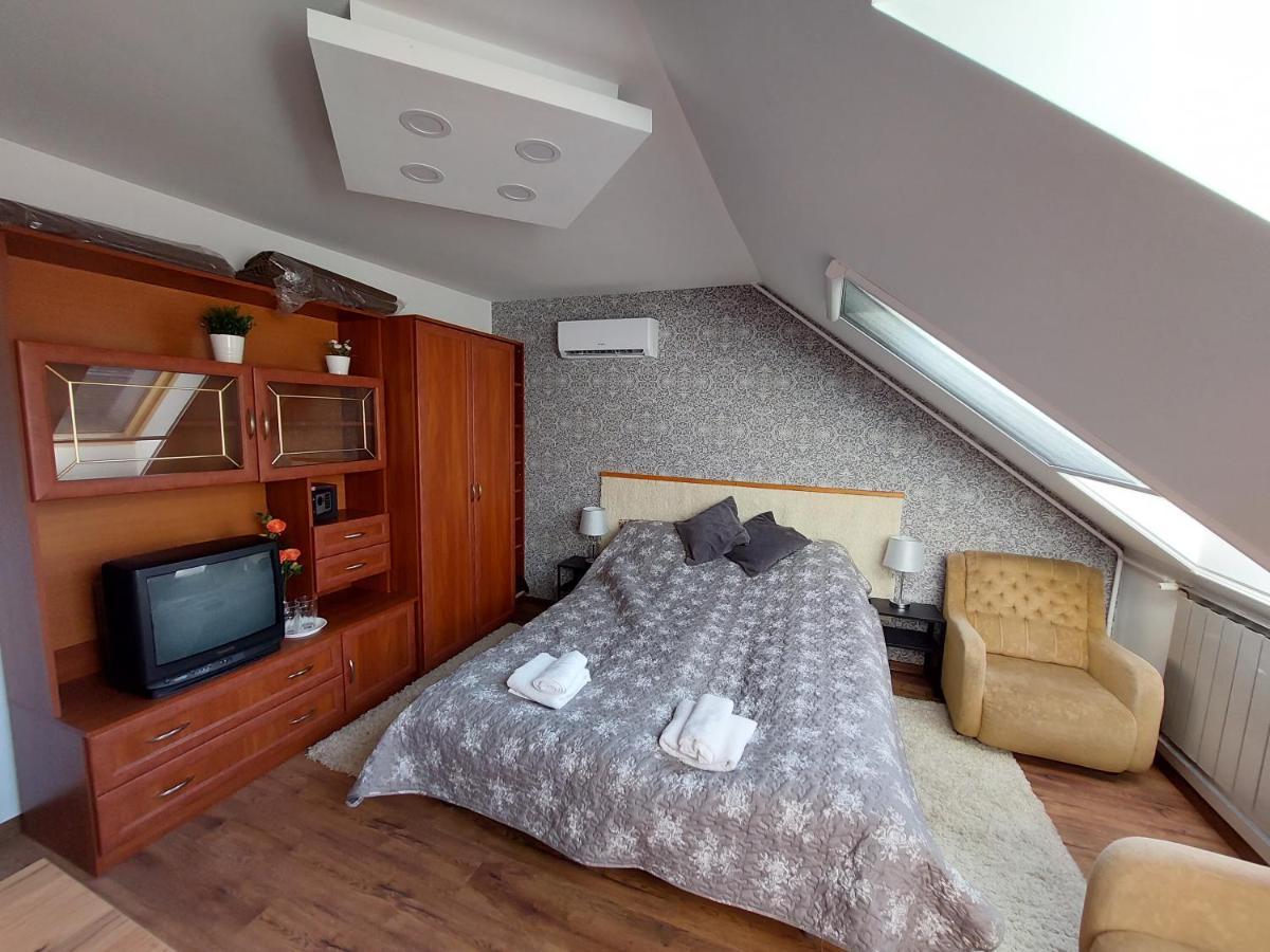 Summer House Apartman เดเบรตเซน ภายนอก รูปภาพ