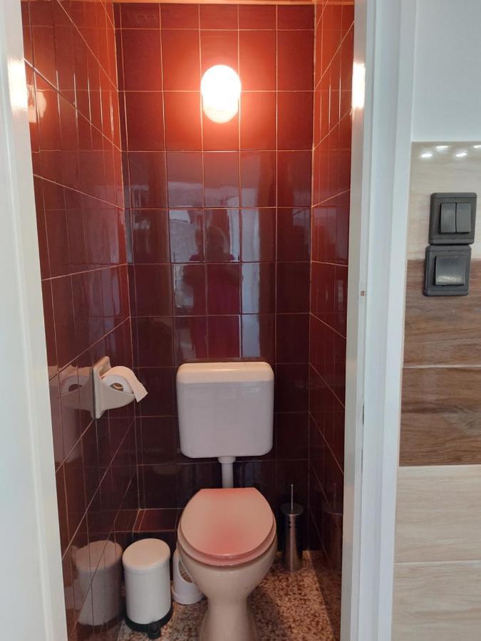 Summer House Apartman เดเบรตเซน ภายนอก รูปภาพ