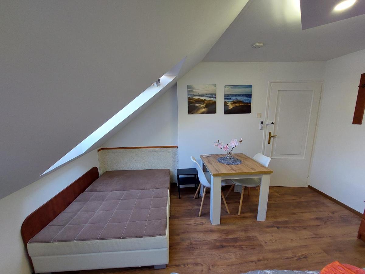 Summer House Apartman เดเบรตเซน ภายนอก รูปภาพ